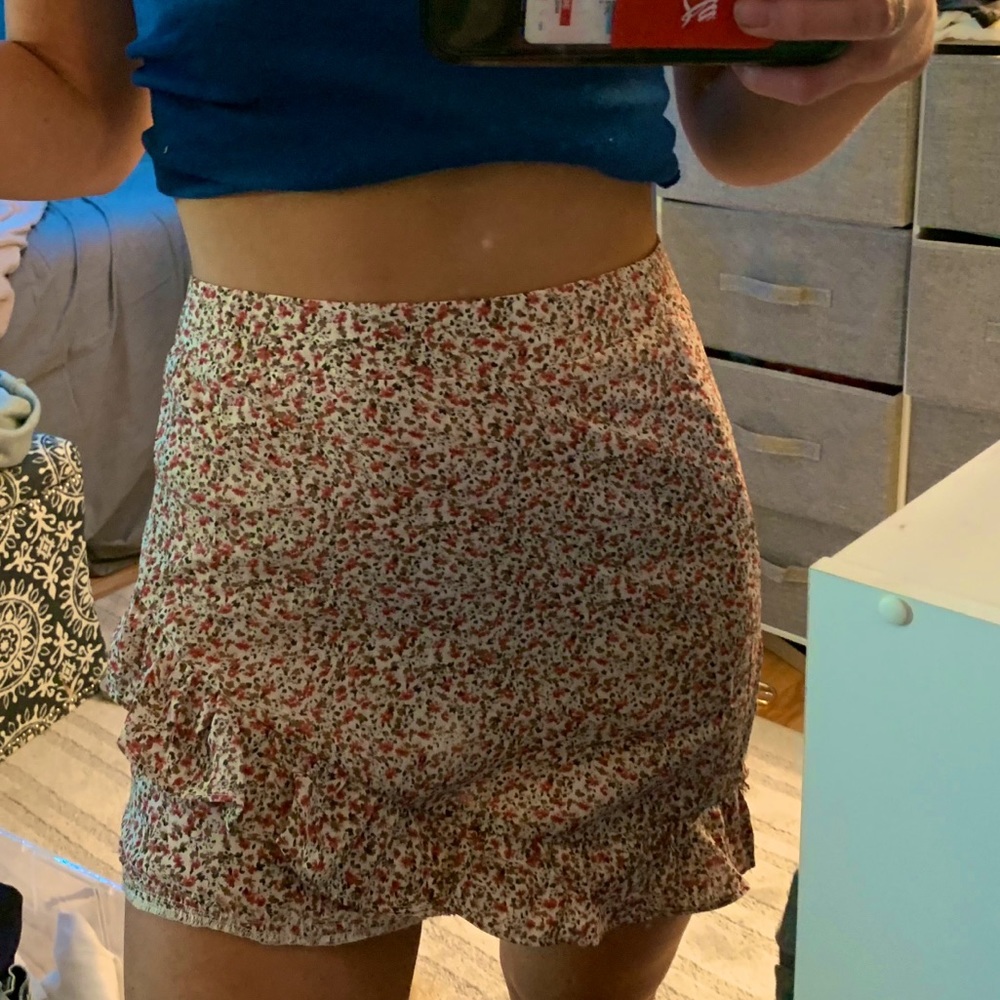 *CUT* princess polly floral skirt